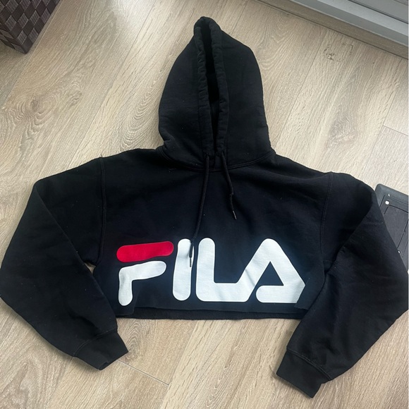 Fila Black Cropped Sweater Size Small - Picture 1 of 2